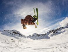 穆古鲁扎连续十场比赛得分超过出色防守，皇家马德里不断突破！上演精彩一战